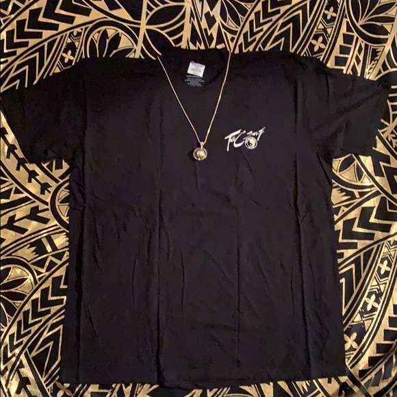 Name band shirts from Hawaii - Picture 3 of 7